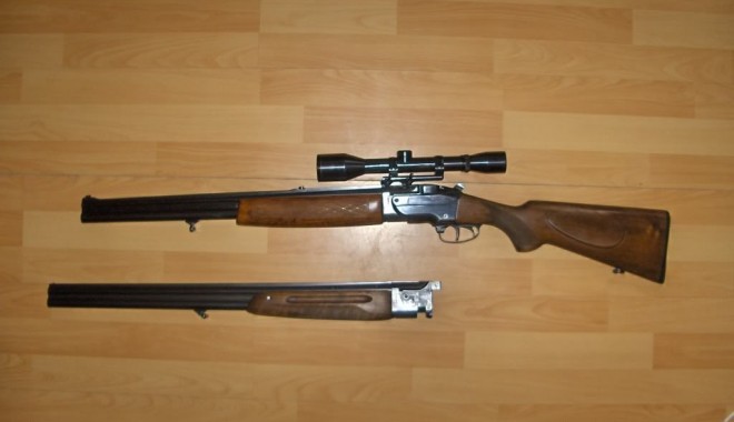 Arme de vânătoare confiscate de polițiștii constănțeni - 31augustarmadevanatoare-1409490818.jpg