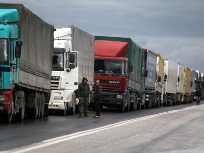 Convoi de TIR-uri, oprit la granița Constanței - 31ianuarieconvoioprit-1391187122.jpg