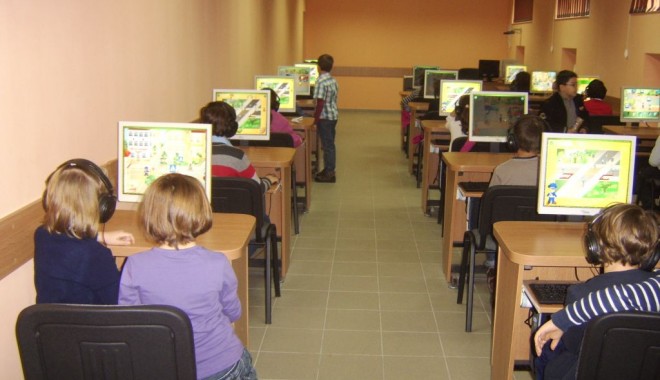 Elevii de la Colegiul de Arte 