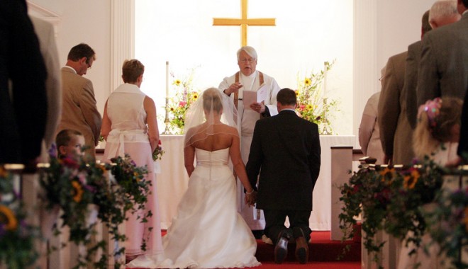 Câte cununii religioase sunt permise într-o viață de om - 31maifondcununienunta1-1370008439.jpg
