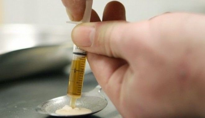 Studenții învață să lupte împotriva consumului de droguri - 31martieprotocolantidrogpolitehn-1396275319.jpg