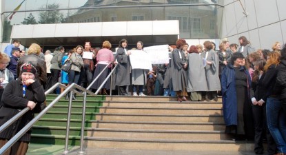 Bugetarii intră în grevă generală pe 31 mai 2010 - 331615876de94f0c81a11a9c4ed823b1.jpg