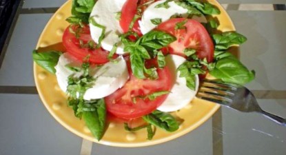 Salată  Caprese - 33b1a3944a2d698f0d6779e03c4033b1.jpg