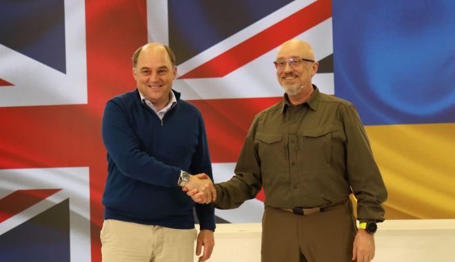 Ministrul britanic al apărării s-a întâlnit la Kiev cu piloți ucraineni