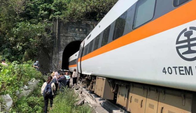 Un tren a deraiat în Taiwan. Sunt cel puţin 36 de morţi şi peste 70 de răniţi - 3500-1617348716.jpg