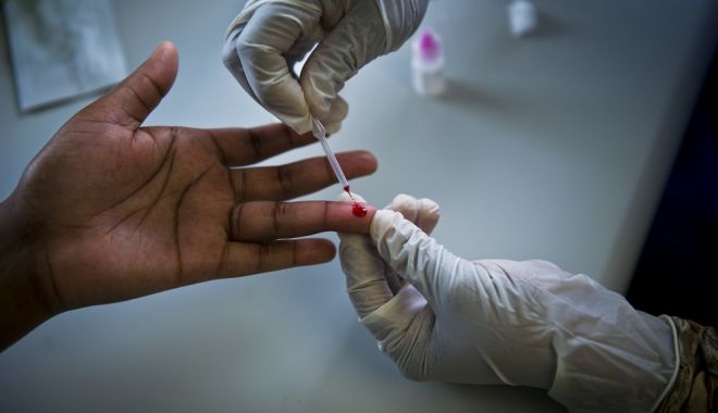 ONU: SIDA poate fi eradicată până în 2030, dacă se investeşte în prevenţie şi tratament