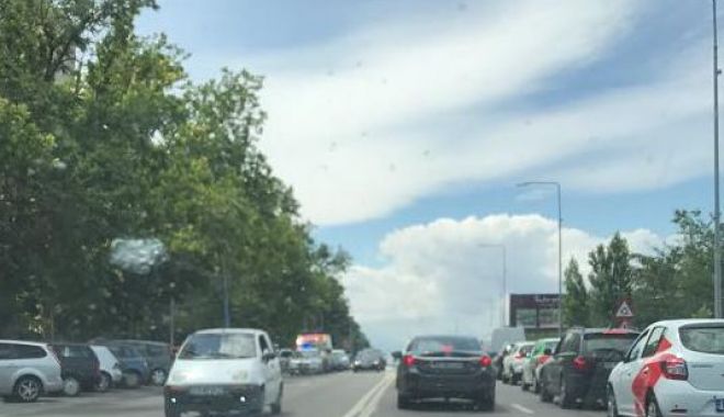 ACCIDENT RUTIER GRAV pe bulevardul Aurel Vlaicu. O PERSOANĂ ESTE ÎN STOP CARDIORESPIRATOR - 36038403102124145545825248832891-1529834573.jpg