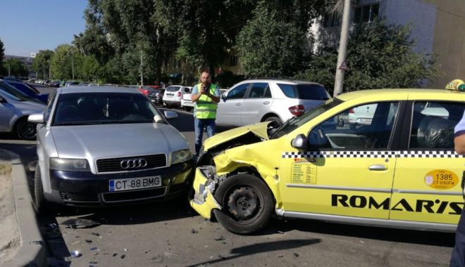 GALERIE FOTO / Accident rutier la intersecția străzilor București și Oborului. Trei autoturisme implicate - 36137328210683590600691360325812-1529935884.jpg