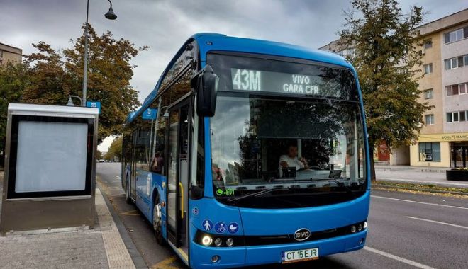 Trafic anevoios pe strada Mircea cel Bătrân. Mai multe autobuze CT BUS au întârzieri - 36520476970454380500389665649750-1691065836.jpg