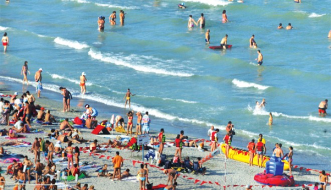 Vezi cât s-a cheltuit în week-end pe litoral - 3652litoral-1313480151.jpg