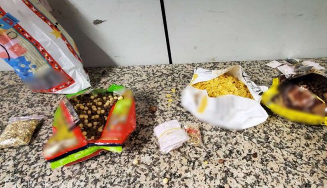 Aproape patru kg de bijuterii ascunse în pungi cu cereale, descoperite pe Aeroportul 'Henri Coandă'