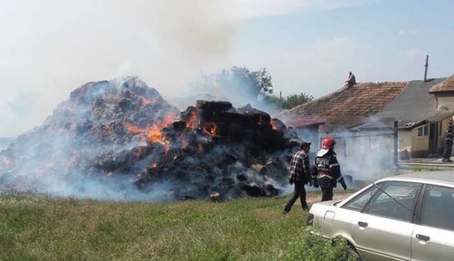 GALERIE FOTO / Incendiu la Mihail Kogălniceanu. Intervin două autospeciale - 36686093195163408819384878966890-1530710735.jpg