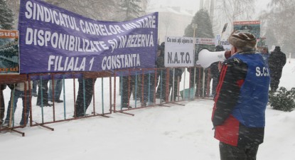 Fostele cadre militare au protestat la - 4 grade - 368ab5c058c418bd35a1127cf9be03d7.jpg