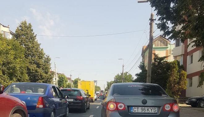 Șoferi, atenție! Circulație îngreunată în Agigea! - 37105289185085761832496618080231-1531467853.jpg