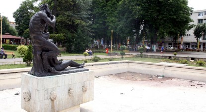 Mizeriile Constanței - 3769023ff46483cd2004cc3d82c9378e.jpg