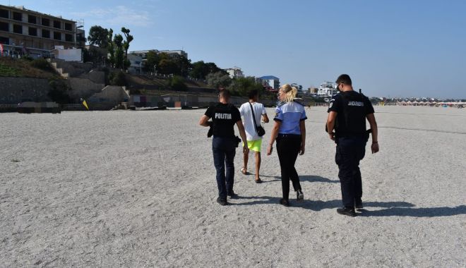 Amenzi în valoare de 19.000 de lei pentru vânzătorii ambulanți de pe plaja din Eforie - 37d09875acbc4cd9a3b4b91817e89372-1693062757.jpg