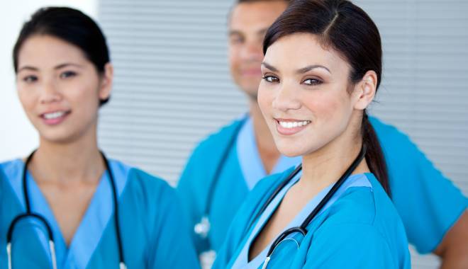 Veste bună pentru asistentele absolvente de postliceală - 37happynurses-1421237874.jpg