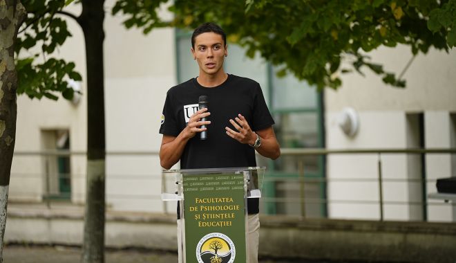 Imagini cu super-campionul David Popovici în prima zi de facultate. Unde a ales să studieze