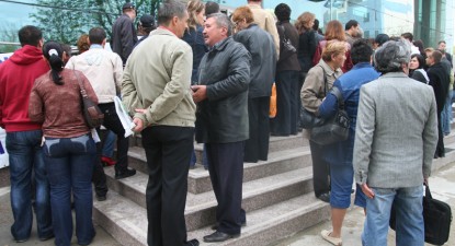 Disperare și îmbulzeală la Bursa generală a locurilor de muncă - 387f986aa69488ec2c81b7b83e1dd2ad.jpg