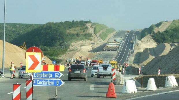 Accident rutier mortal pe autostradă - 38899324789914531275224566452n-1343200967.jpg