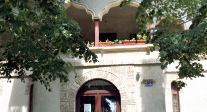 Casa Pariano, conacul ridicat pe piscurile falezei - 38eb74c3bf20aad609cda4e70e009c97.jpg