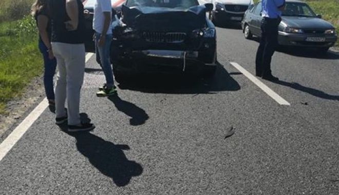Accident rutier la Constanța, după ce un șofer nu a păstrat distanța în mers - 39102616215748476119760178099835-1534240156.jpg