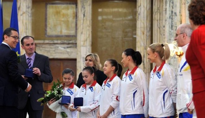 Olimpicii români, recompensați de Guvern cu premii de cinci milioane de euro - 39458944988351505154190602443n-1344886624.jpg