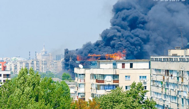 Incendiu violent la o clădire din București - 39684334019792533361486735045n-1342097152.jpg