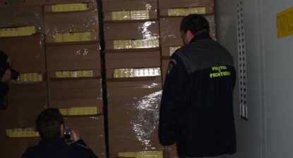 Țigări de contrabandă introduse în țară, prin metoda 