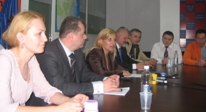 Elena Udrea îi sfătuiește pe pedeliștii constănțeni să nu mai fie pătimași - 3e2e13fe4a9b25f36312cc4389b5e49a.jpg