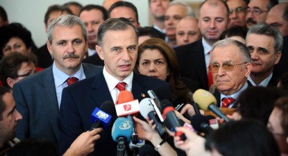 Mircea Geoană și Traian Băsescu și-au depus ieri, la BEC, candidaturile la prezidențiale - 3e53ae683f8e8c84221db763b30fe907.jpg