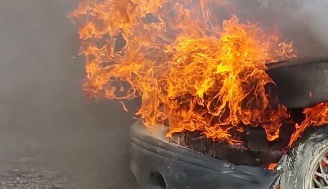 Incendiu de autoturism în Constanța. Pompierii, chemați în ajutor - 3f0e56467d6948e1a9a22e48838c49b1-1528220813.jpg