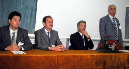 Prestigioși cercetători, față în față cu rezultatele activității lor - 3f6ebf8aef0f352720bc0cb534d878b6.jpg