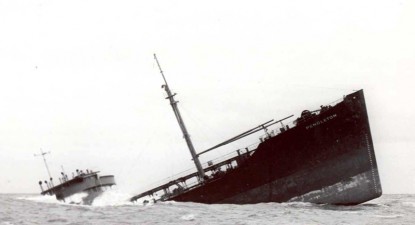 Două nave sub pavilion Panama, scufundate de taifunul Megi - 3ff0a6a90d233f48f63179739f794c02.jpg