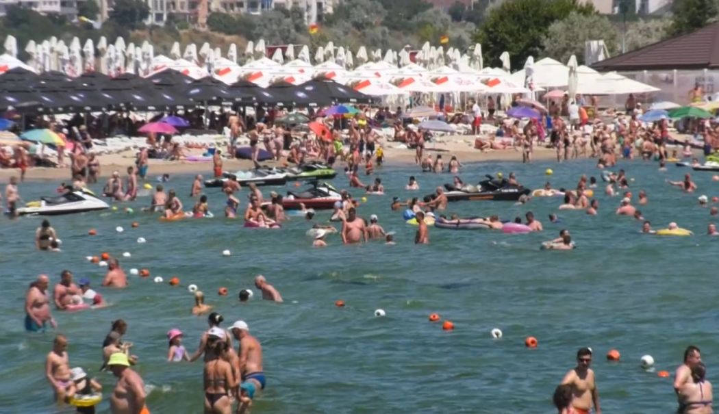 Capcane sub apă. Gropi uriașe pe plajele lărgite din Eforie - 3gropi-1751896501.jpg