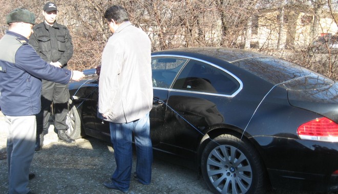 Fără permis la volanul BMW-ului - 3ianuarieautogardadecoasta-1325586507.jpg