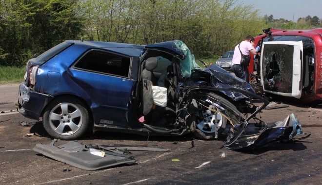 A murit tânărul care a provocat accidentul teribil de pe 1 mai - 3iuniemortaccidentovidiu6-1370267196.jpg
