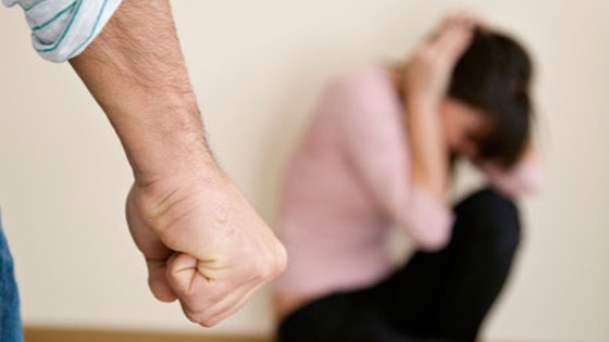 Reținut de polițiști după ce și-a bătut soția și soacra - 3s560x316violentadomestica-1469530717.jpg