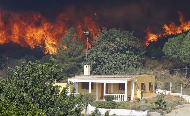 Incendii devastatoare în Valencia: peste 2000 de oameni evacuați - 4-1348555480.jpg