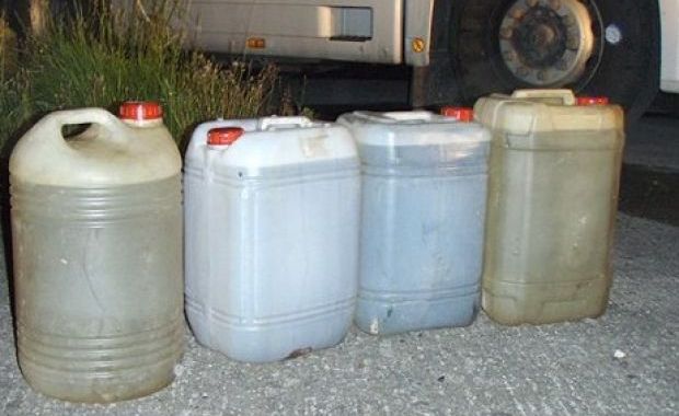 Motorină furată, descoperită de polițiștii de frontieră - 4-1348570554.jpg