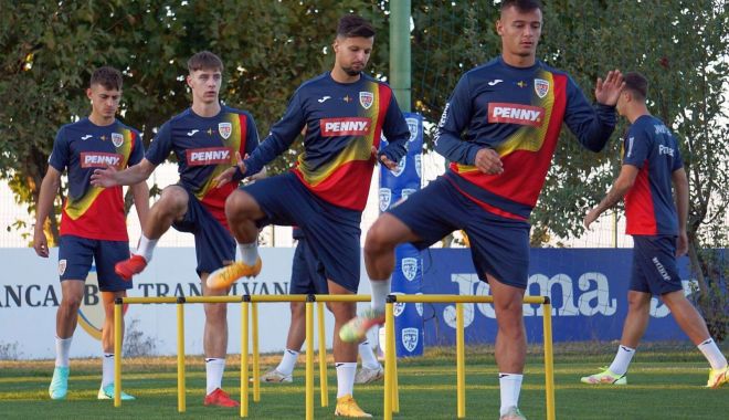 Fotbal / Şerban în locul lui Drăguşin, la naţionala U21. Marţi, plecarea spre Spania - 4-1633354065.jpg