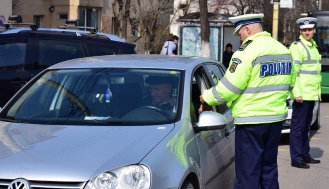 400 de polițiști sunt în misiune, în acest week-end, la malul mării - 400-1494604206.jpg