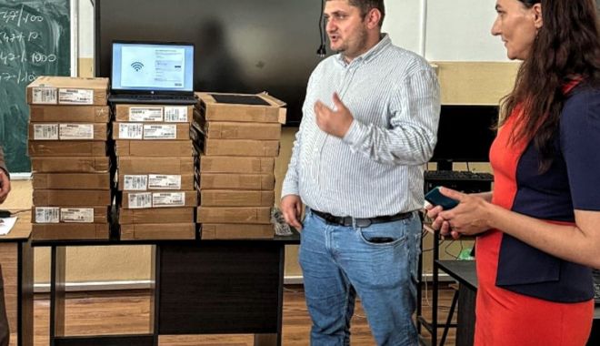 Un altfel de bilanț: 400 de laptopuri pentru nouă școli - 400-laptopuri-1687101396.jpg