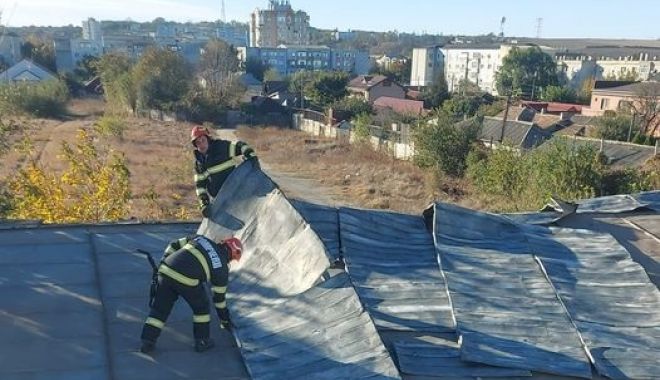 Perioadă de foc pentru pompierii din Constanţa! Peste 150 de misiuni, în doar trei zile - 40216591072714661612677941486485-1699874470.jpg