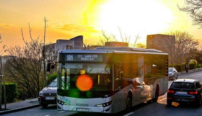Constanţa. Traseu deviat pe linia 101. Cabluri electrice căzute pe carosabil - 40432483176533068559187435893778-1700467351.jpg