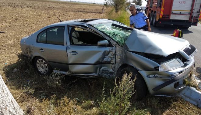 GRAV ACCIDENT ÎN JUDEȚUL CONSTANȚA. O GRAVIDĂ ÎNCARCERATĂ! Elicopterul SMURD, solicitat - 40534868231507544190098643215902-1535887152.jpg