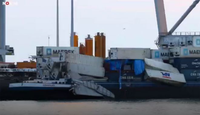 40 de containere au căzut în apă, de pe o navă - 40decontainereaucazutinapadepeon-1532351256.jpg