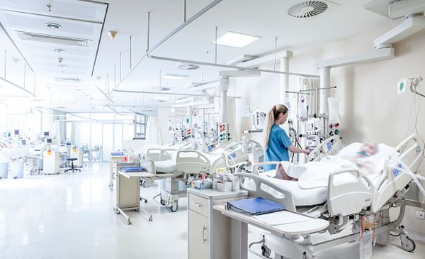 Managerul Spitalului de Boli Infecţioase Iaşi, îngrijorat de primul pacient care prezintă coinfecţie de gripă şi COVID-19 - 411144-1704799076.jpg