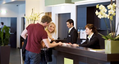 Hotelieri, aveți grijă, cad stele! - 419323df2aa3e557c892fa6673b81e88.jpg