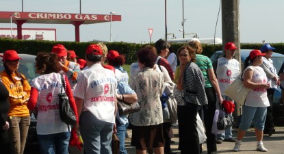 O sută de sindicaliști constănțeni au pichetat, ieri, sediile PSD și PD-L - 41b388b1c94a67752c29f62a6b12b0fa.jpg